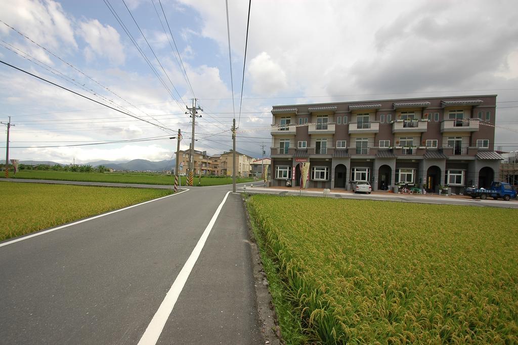 巴黎Villa C館 罗东镇 外观 照片